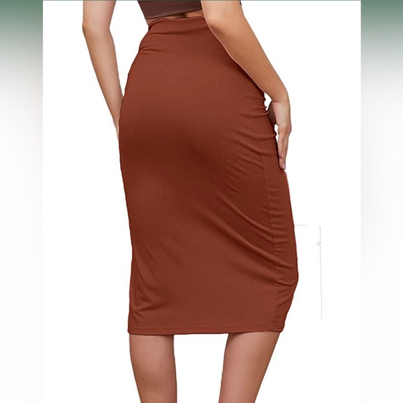 Midi skirt with Side Ruched Drawstring Slit - Picture 3 of 6